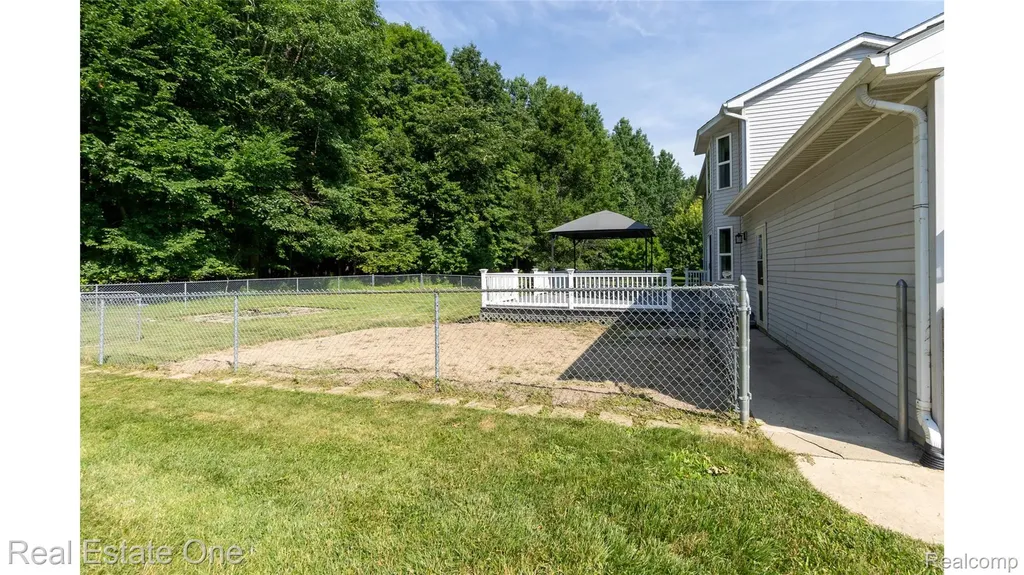 5155 Spruceview Lane Handy Township MI 48836