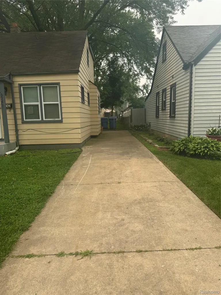 4956 Huron Street Dearborn Heights City MI 48125