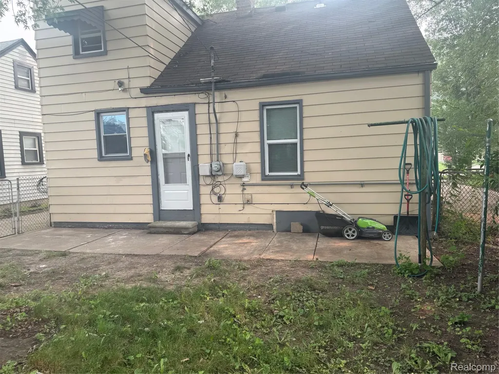 4956 Huron Street Dearborn Heights City MI 48125