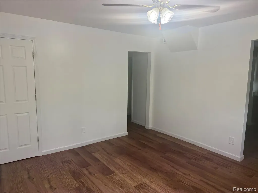 4956 Huron Street Dearborn Heights City MI 48125