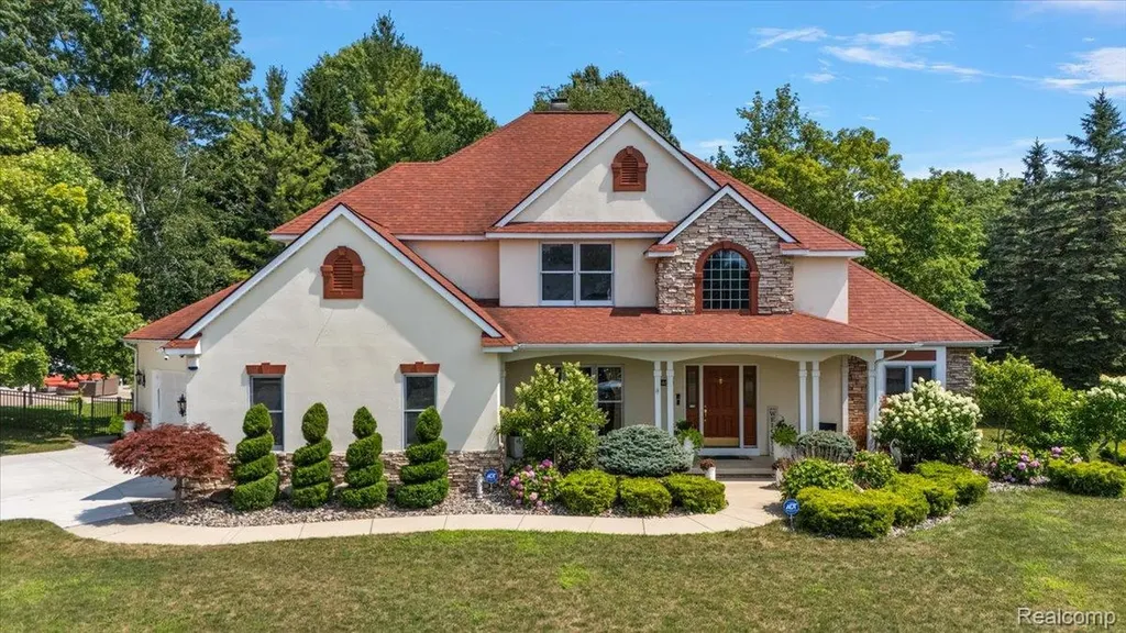 3460 Forest Meadow Court Saginaw Charter Township MI 48603