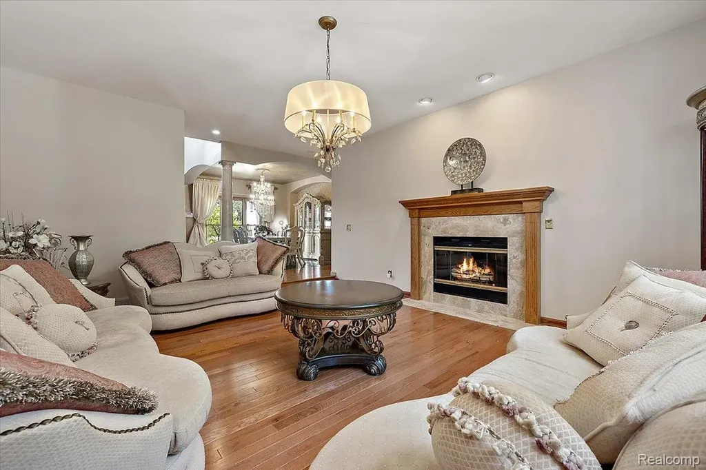 3460 Forest Meadow Court Saginaw Charter Township MI 48603