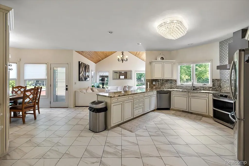 3460 Forest Meadow Court Saginaw Charter Township MI 48603