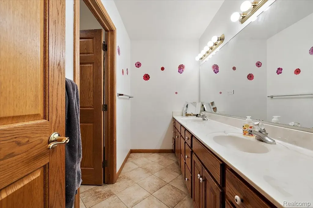 3460 Forest Meadow Court Saginaw Charter Township MI 48603
