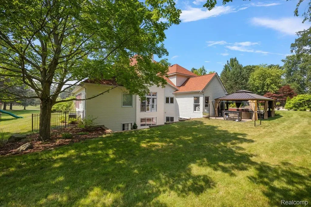 3460 Forest Meadow Court Saginaw Charter Township MI 48603