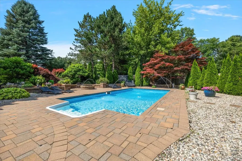 3460 Forest Meadow Court Saginaw Charter Township MI 48603