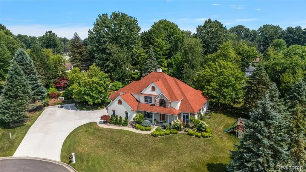 3460 Forest Meadow Court Saginaw Charter Township MI 48603