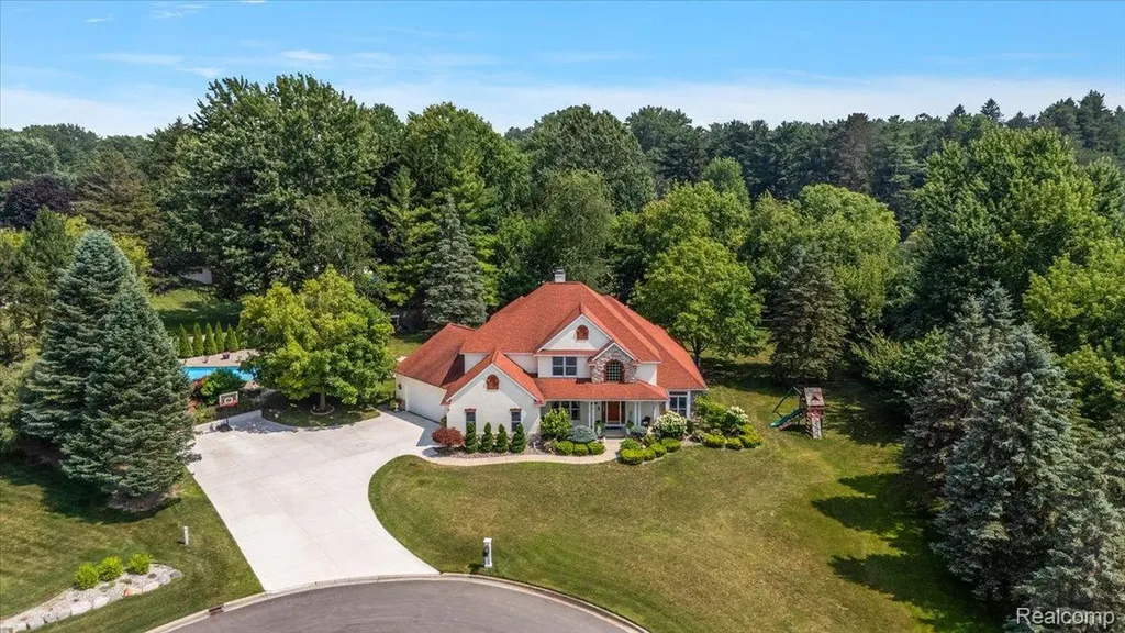 3460 Forest Meadow Court Saginaw Charter Township MI 48603