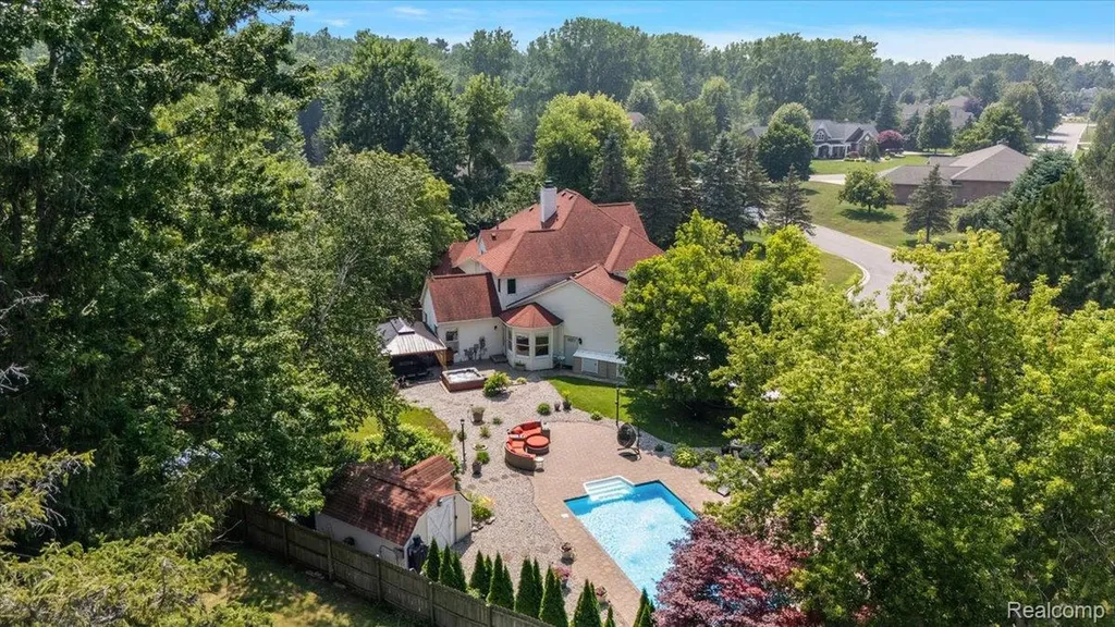 3460 Forest Meadow Court Saginaw Charter Township MI 48603