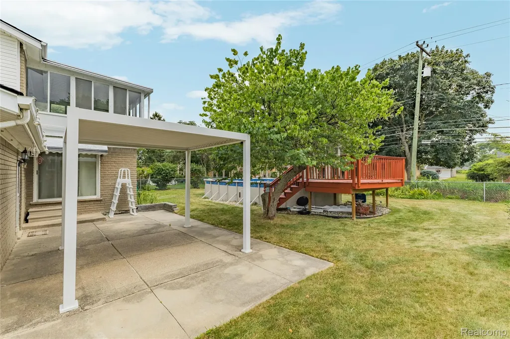 33633 6 Mile Road Livonia City MI 48152