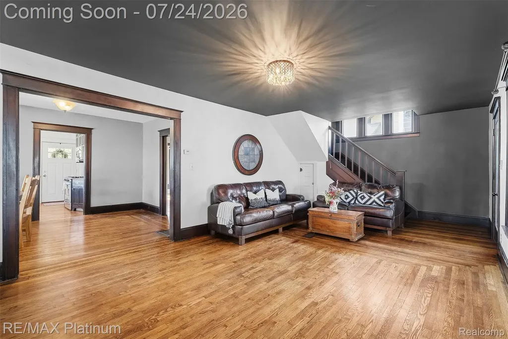 101 S Pine Street Fenton City MI 48430