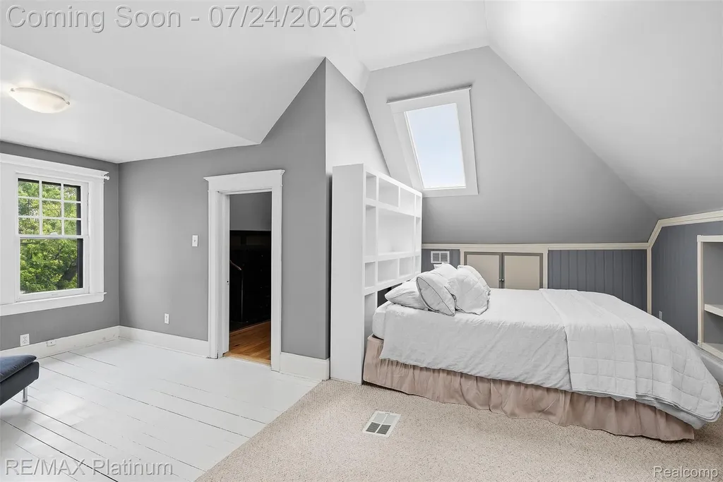 101 S Pine Street Fenton City MI 48430