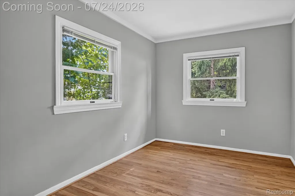 3225 N Altadena Avenue Royal Oak City MI 48073