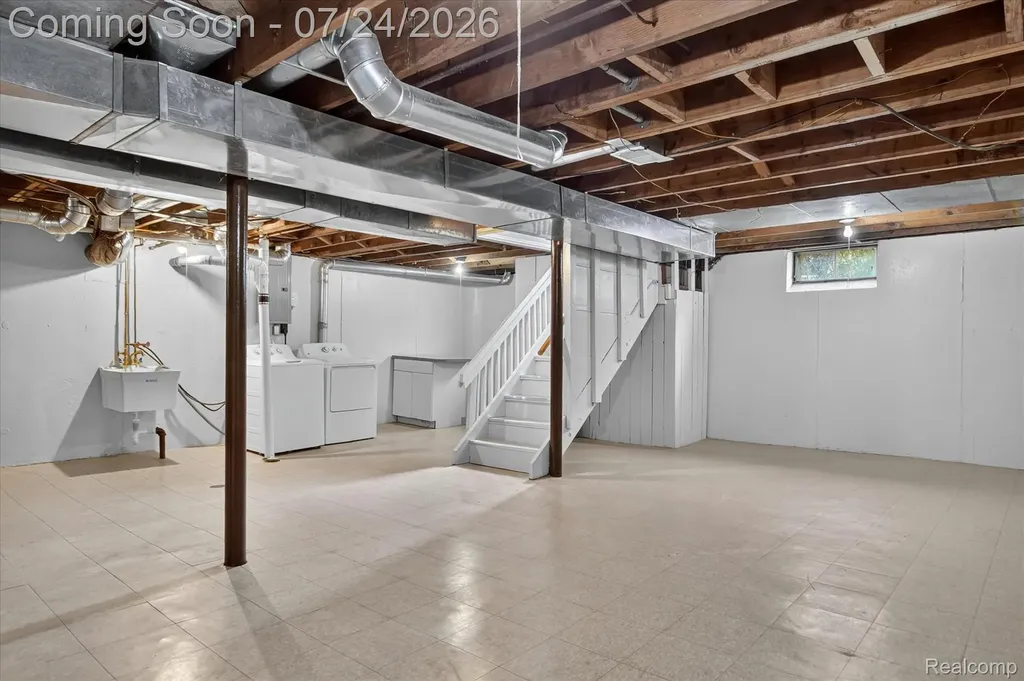3225 N Altadena Avenue Royal Oak City MI 48073