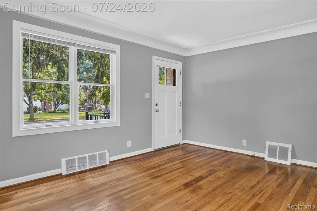 3225 N Altadena Avenue Royal Oak City MI 48073