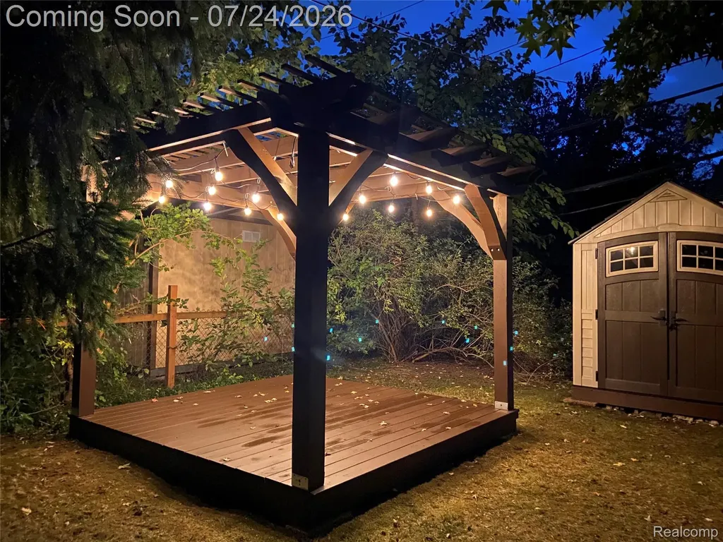 3225 N Altadena Avenue Royal Oak City MI 48073