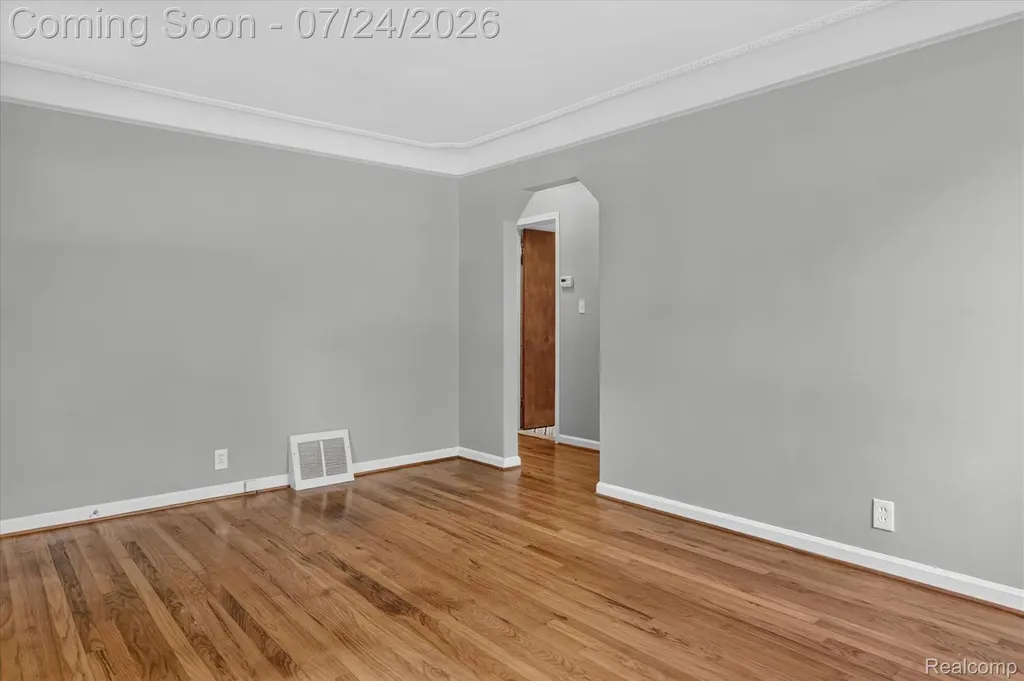 3225 N Altadena Avenue Royal Oak City MI 48073