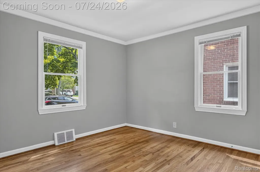 3225 N Altadena Avenue Royal Oak City MI 48073