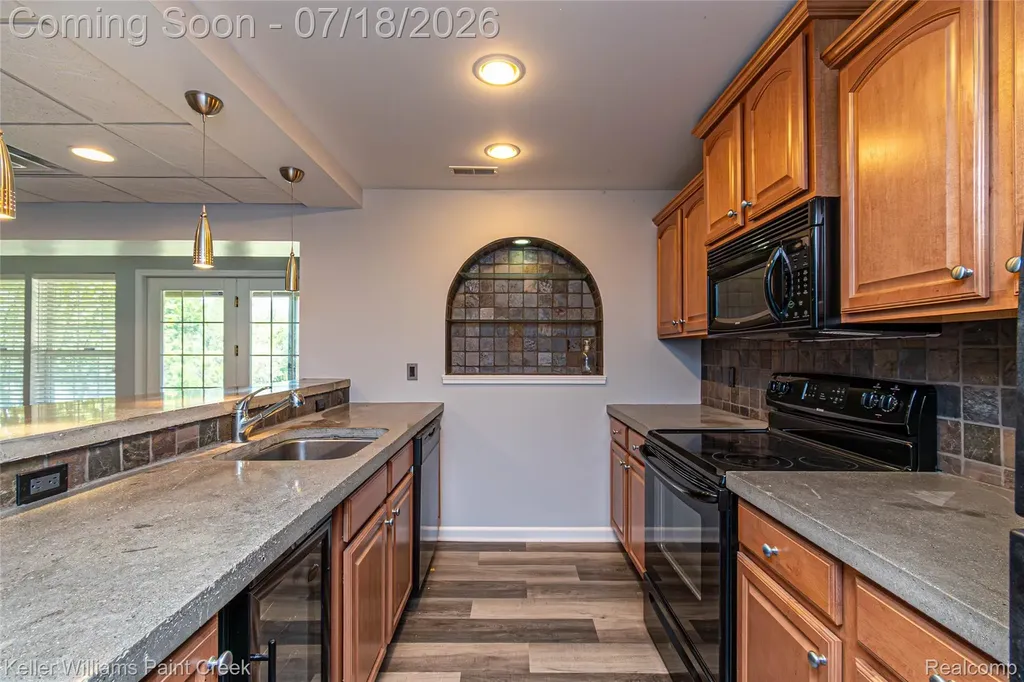 6423 Moonstone Drive Grand Blanc Charter Township MI 48439