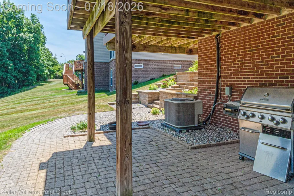 6423 Moonstone Drive Grand Blanc Charter Township MI 48439