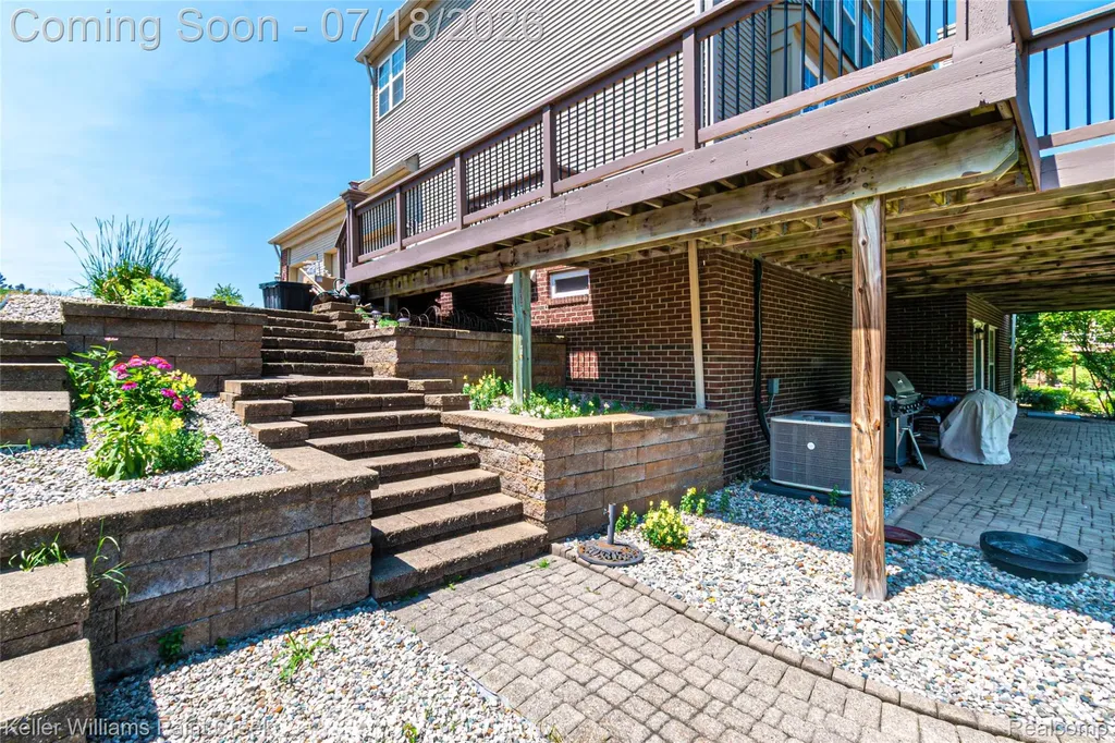 6423 Moonstone Drive Grand Blanc Charter Township MI 48439