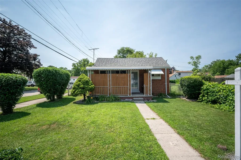 5990 Jackson Street Taylor City MI 48180
