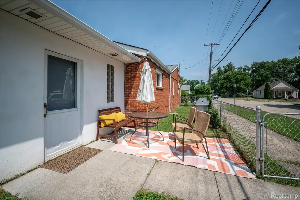 5990 Jackson Street Taylor City MI 48180