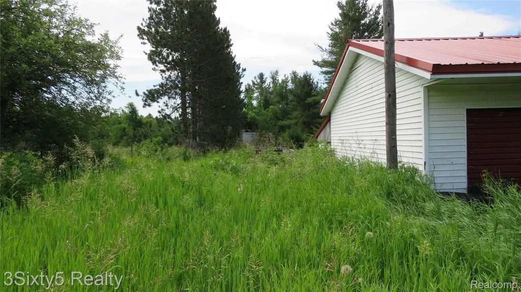 20661 Hackett Lake Highway Presque Isle Township MI 49765