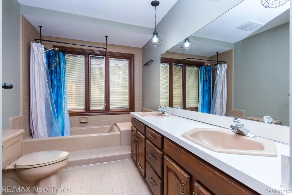 48775 Harvest Drive Plymouth Charter Township MI 48170