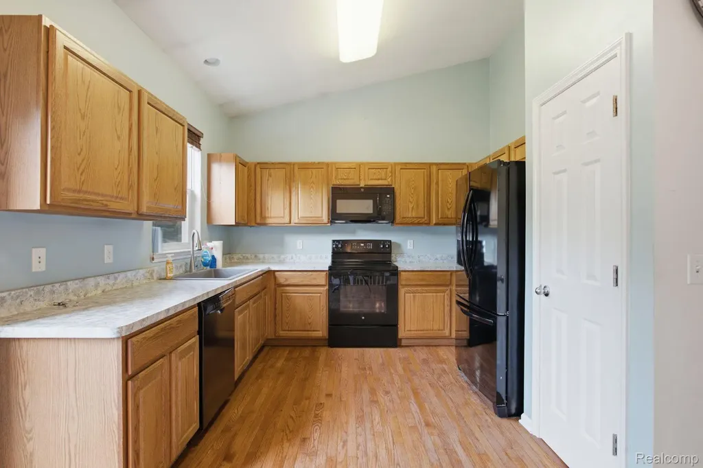 866 Canyon Creek Drive Holly Township MI 48442