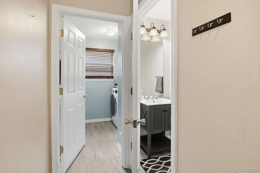 866 Canyon Creek Drive Holly Township MI 48442