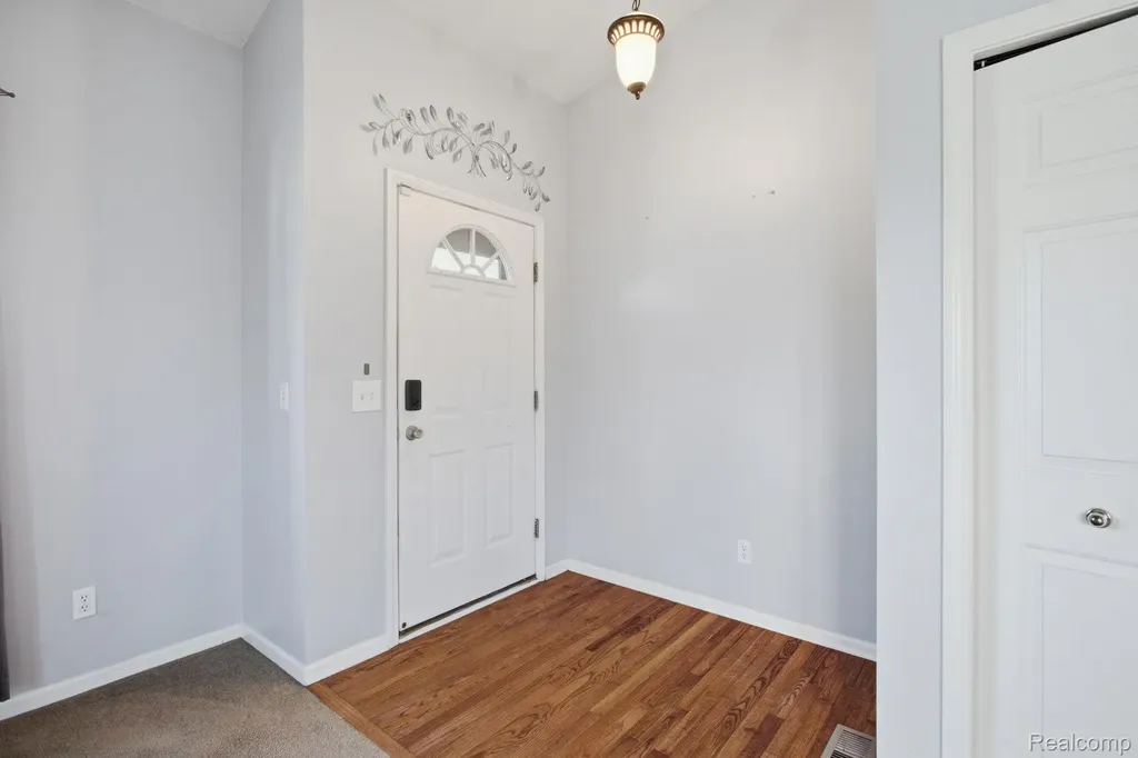 866 Canyon Creek Drive Holly Township MI 48442