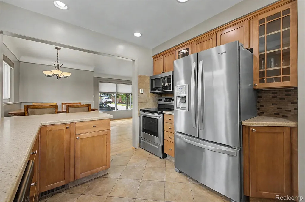 9904 Fox Avenue Allen Park City MI 48101