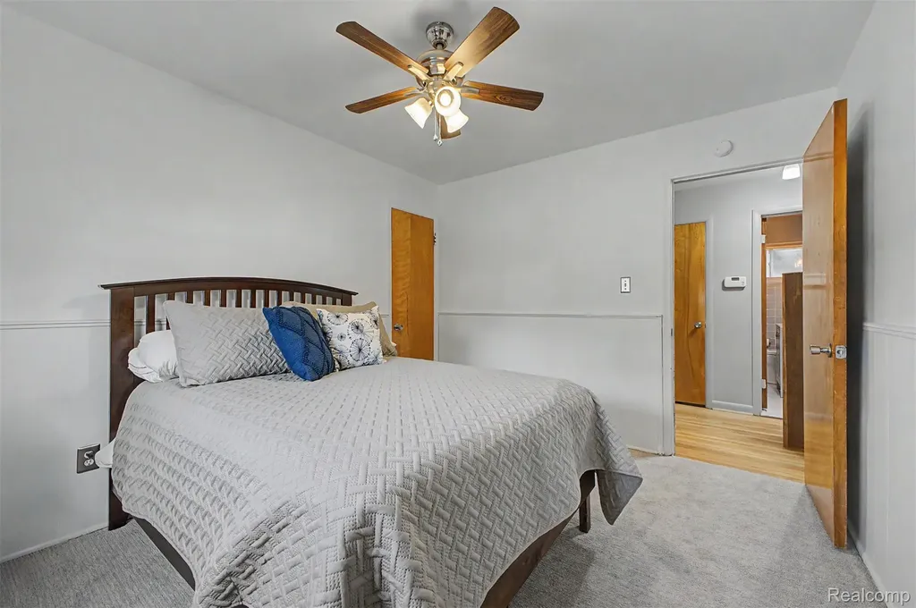9904 Fox Avenue Allen Park City MI 48101