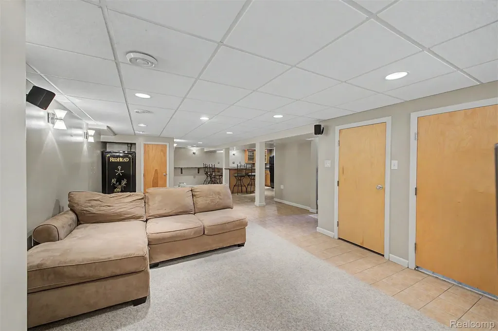 9904 Fox Avenue Allen Park City MI 48101