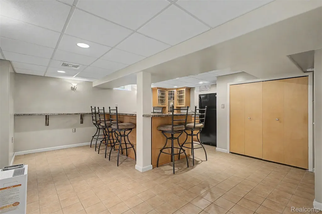 9904 Fox Avenue Allen Park City MI 48101