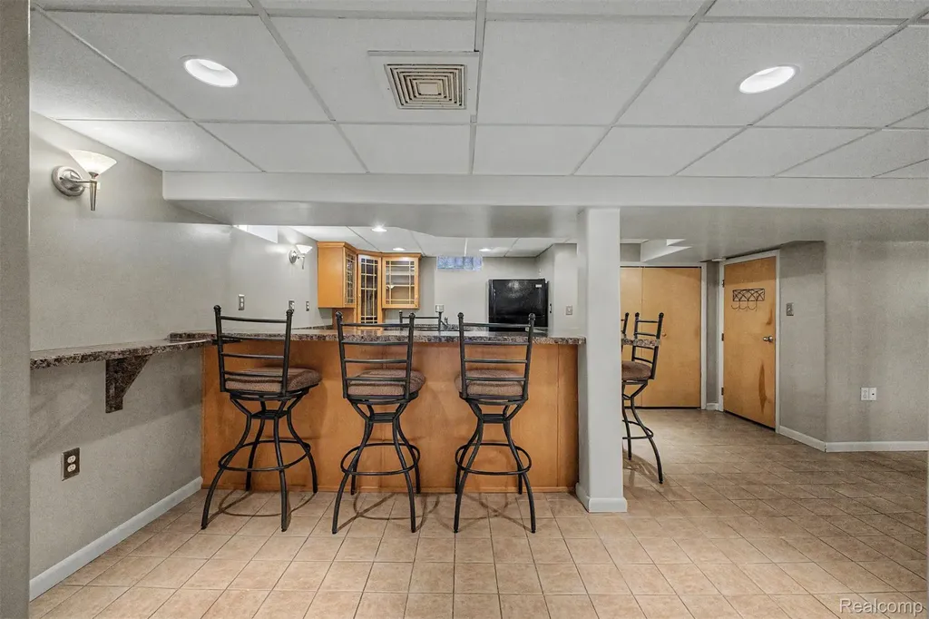 9904 Fox Avenue Allen Park City MI 48101