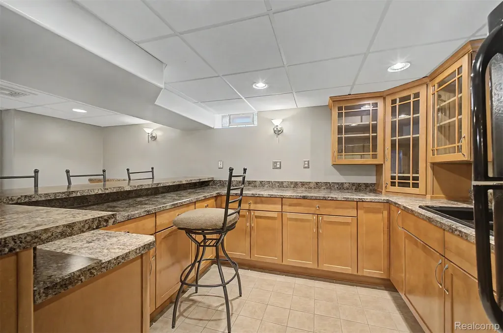 9904 Fox Avenue Allen Park City MI 48101