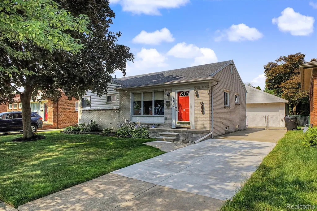 9904 Fox Avenue Allen Park City MI 48101