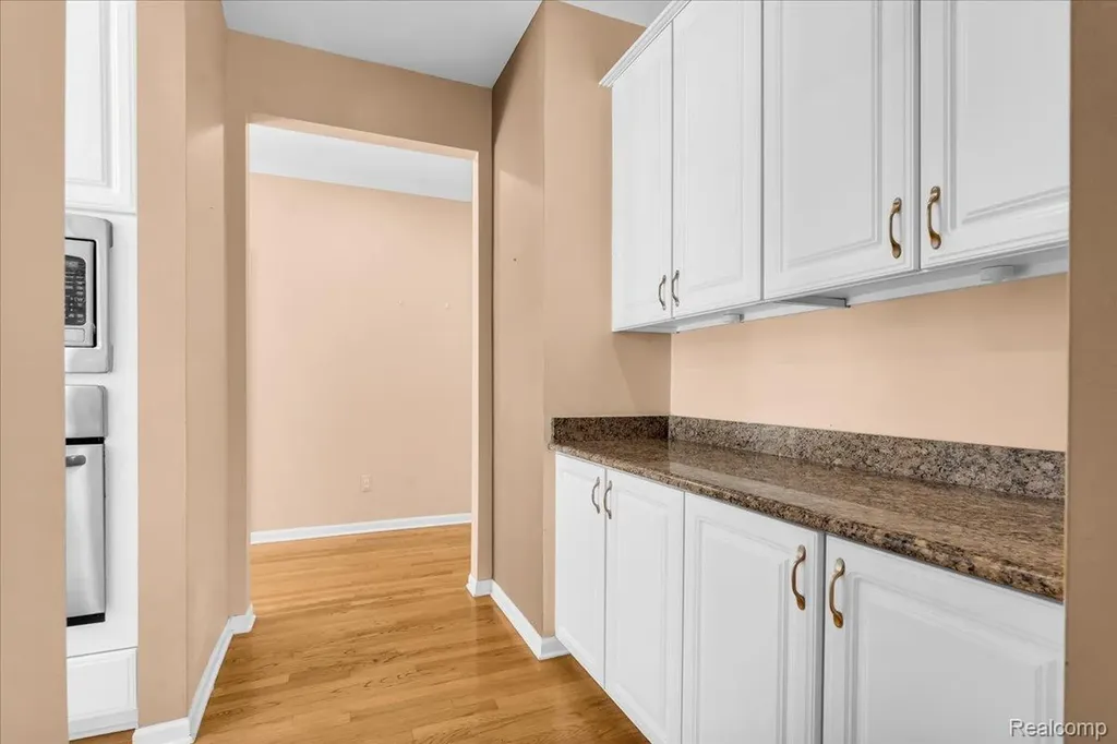 1781 Westridge Drive Rochester Hills City MI 48306