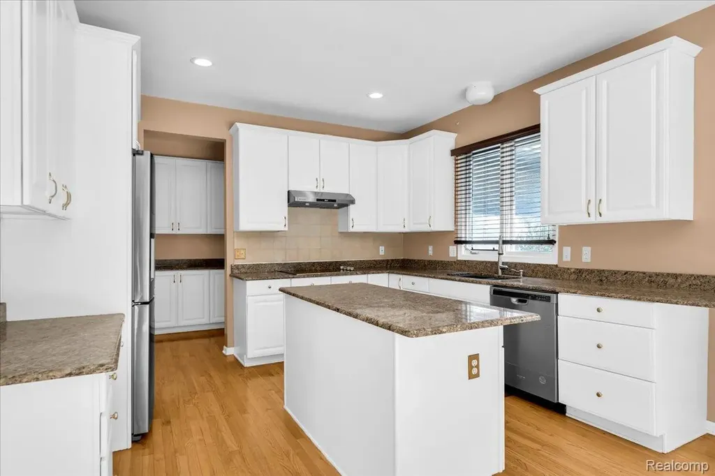 1781 Westridge Drive Rochester Hills City MI 48306