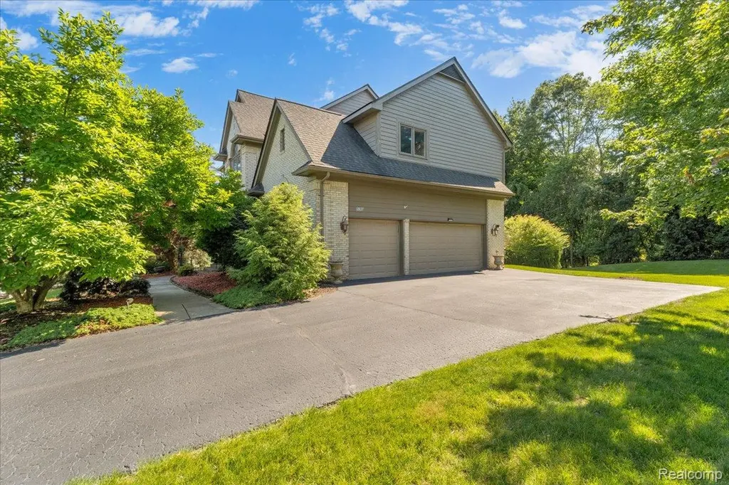 1781 Westridge Drive Rochester Hills City MI 48306