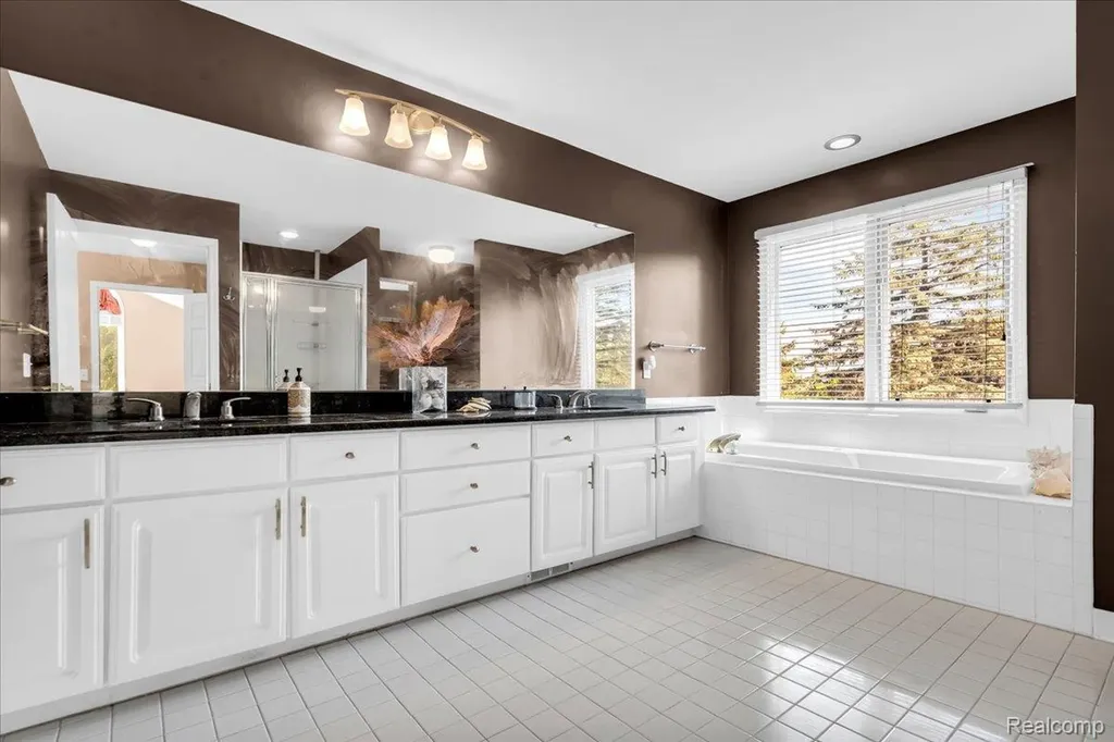 1781 Westridge Drive Rochester Hills City MI 48306