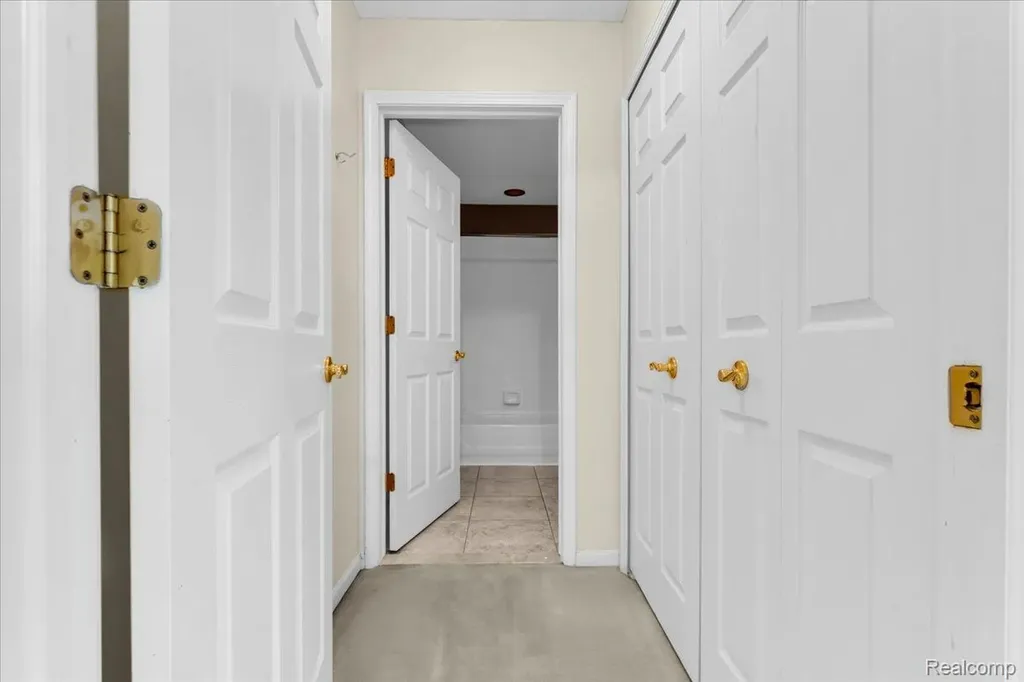 1781 Westridge Drive Rochester Hills City MI 48306