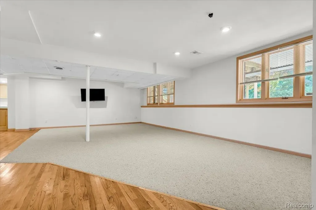 1781 Westridge Drive Rochester Hills City MI 48306