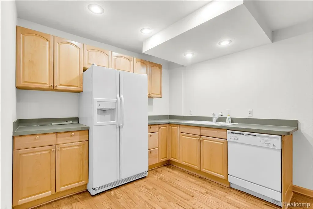 1781 Westridge Drive Rochester Hills City MI 48306