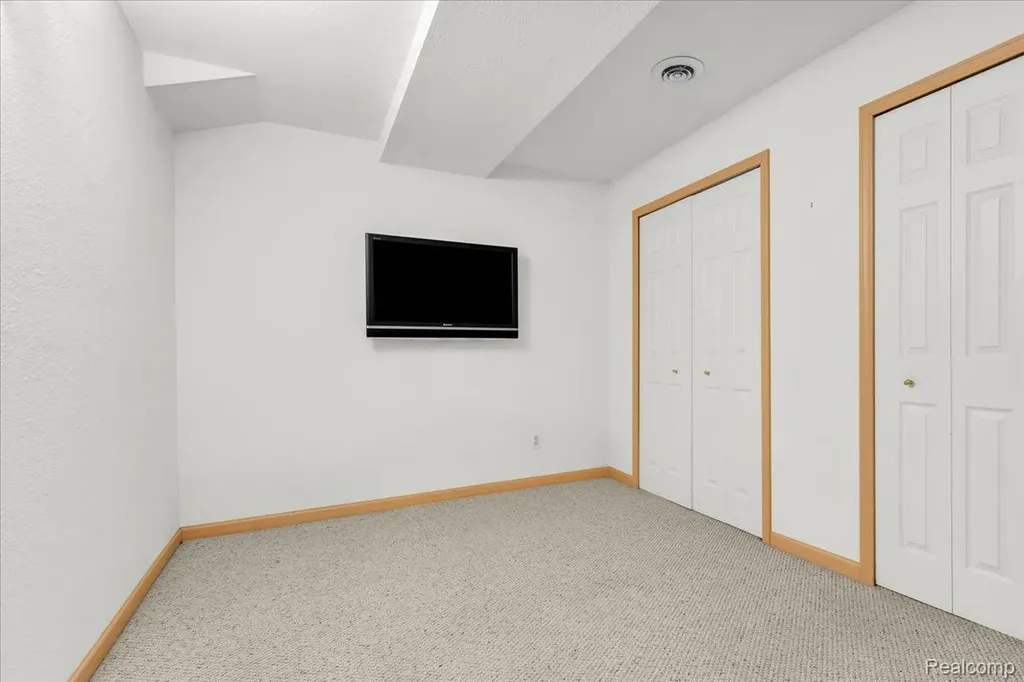 1781 Westridge Drive Rochester Hills City MI 48306