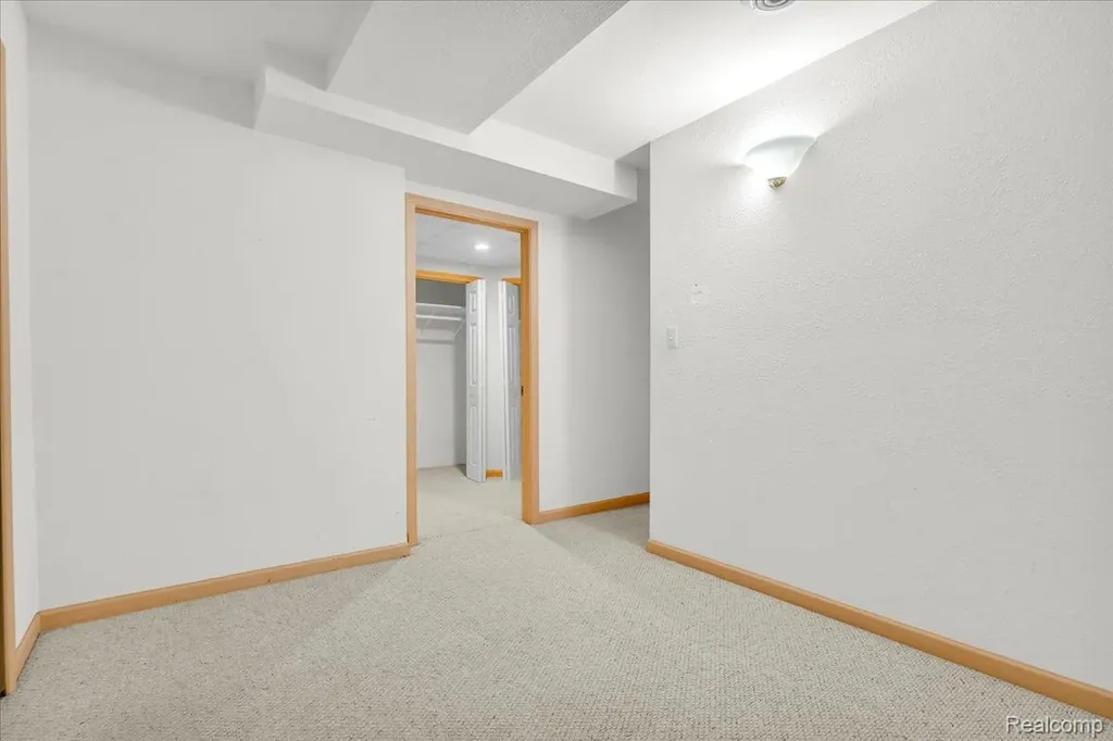 1781 Westridge Drive Rochester Hills City MI 48306