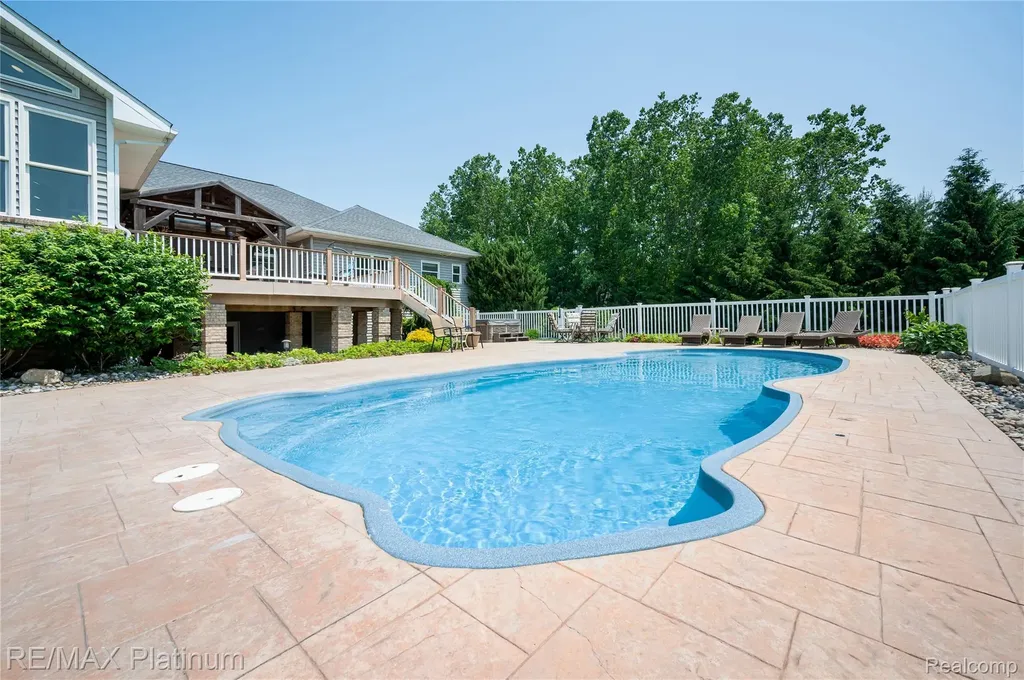 8922 Mcclements Road Brighton City MI 48114