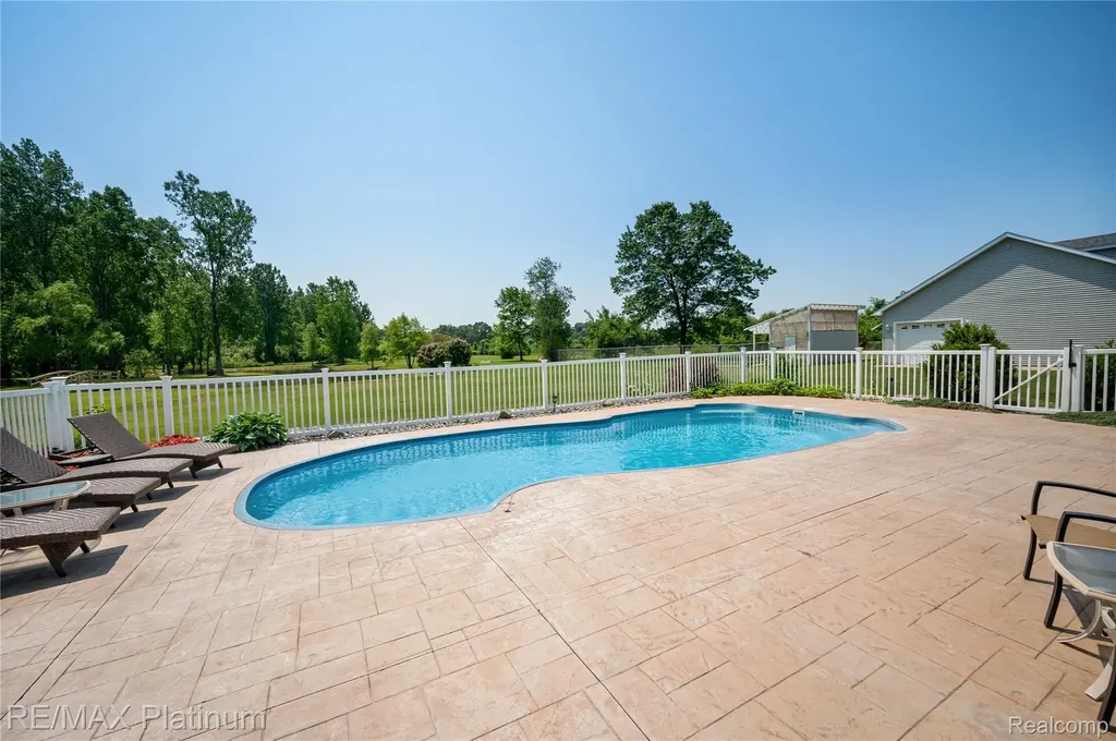 8922 Mcclements Road Brighton City MI 48114